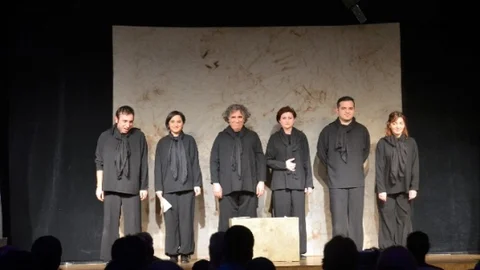 'bavuldaki Hayatlar' Kuklalı Gençlik Oyunu Agü'de Sahnelendi