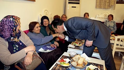 Başkan Tok Kadınlarla Bir Araya Geldi