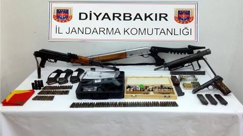 Diyarbakır'da silah kaçakçılığı operasyonu