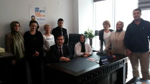 Ak Partili Kurtaran'a Meslektaşlarından Destek