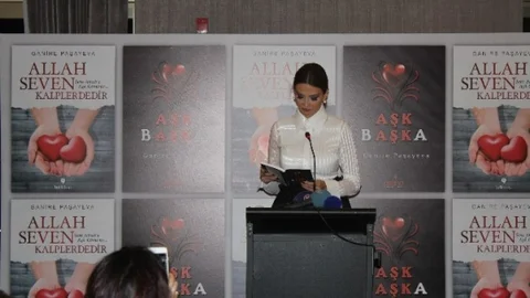 Azeri Milletvekili Paşayeva İki Kitabını Tanıttı