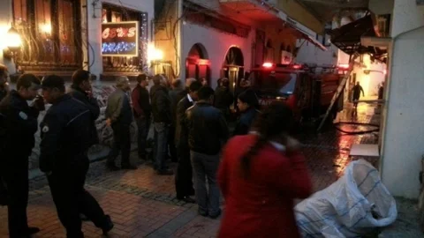 Kuşadası'nda Kaleiçi Büyük Tehlike Atlattı