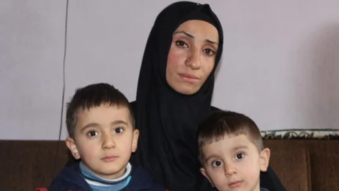Kanser Hastası Kadın 2 Çocuğuyla Yaşam Mücadelesi Veriyor