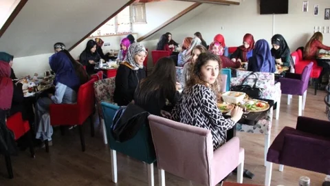 Milletvekili Aday Adayları Üniversitelilerle Buluştu