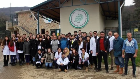 Veteriner Adayları Yaracabey Yaban Hayatı Kurtarma Ve Rehabilitasyon Merkezi'ni Gezdi