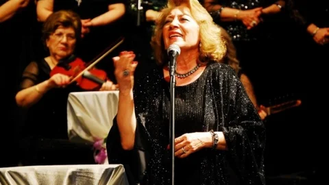 Kadın Korosundan Çiğ Köfteli Konser