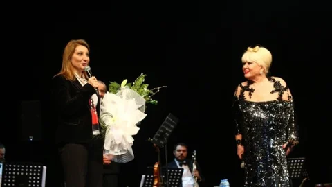 Muazzez Abacı Kadınlar İçin Söyledi