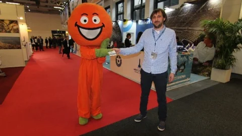 Menderes'i Berlin Fuarında 'maskot Mandi' Tanıttı