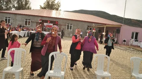 Çiftçi Kadınların Rengarenk Kadınlar Günü Kutlaması