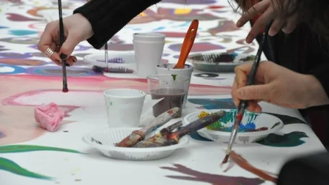 Kadınlar Gününde Özgecan İçin Resim Çizdiler