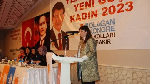 AK Parti Kadın Kongresi 8 Mart Kutlamasına Dönüştü