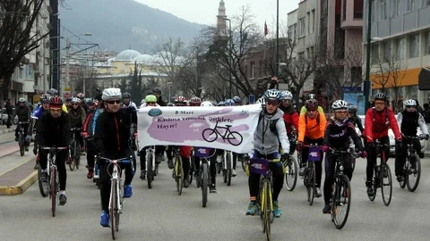 Kadına Şiddete Dikkat Çekmek İçin Pedal Çevirdiler