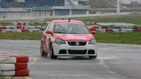 Kadın İsterse Başarır