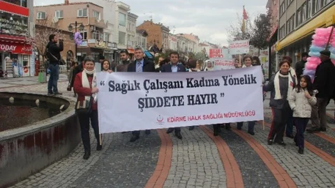 ''sağlık Çalışanı Kadınlara Yönelik Şiddetin Önlenmesi'' Yürüyüşü Yapıldı
