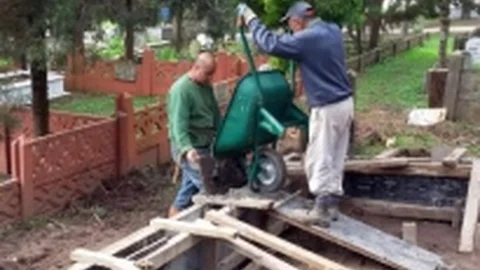 Mezarlıklarda İyileştirmeler Yapılıyor