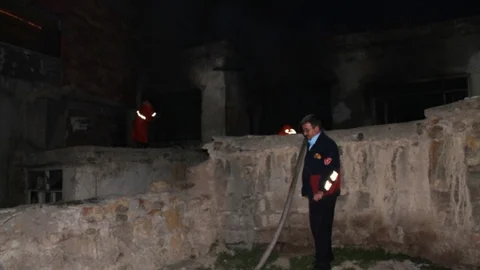 Harabe Evde Yangın Çıktı