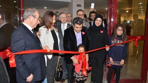 Vali Düzgün 8 Mart Dünya Kadınlar Günü'nde Kadınların Resim Sergisi'ni Açtı