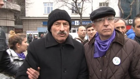 Kürtçe Pankarta Tepki