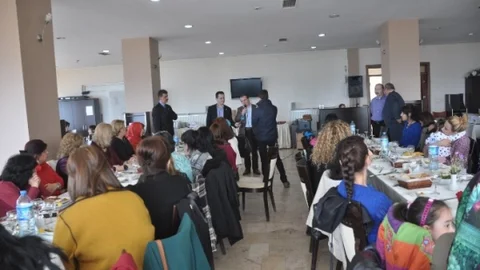 Kamuran Aşkar 8 Mart Dünya Kadınlar Gününü Unutmadı