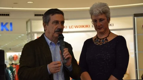 8 Metrelik Tuvale Kadına Yönelik Şiddetin Resmini Yaptılar