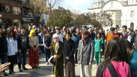 Sokak Tiyatrosuyla Kadına Şiddet Anlatıldı