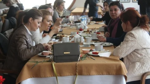 Salih Demir 8 Mart'ı Unutmadı