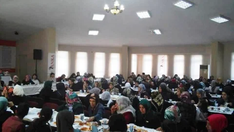 8 Mart Dünya Kadınlar Gününü Unutmadılar