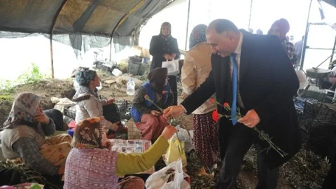 Başkan Çağlayan Seralardaki Kadınları Unutmadı