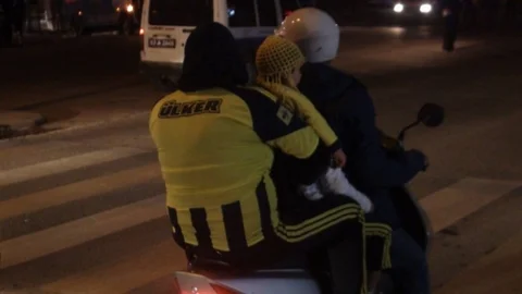 Derbi Sonrası Sevinç Gösterileri Kazaya Neden Oldu 4 Yaralı