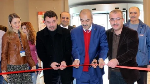 'merhaba Bahar' Resim Sergisi Memorıal Dicle Hastanesi'nde