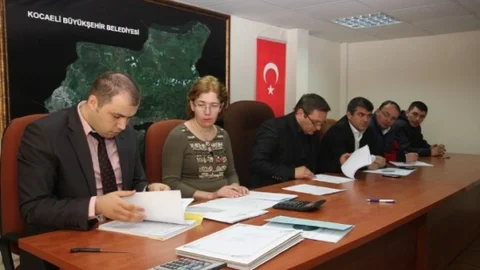 Kocaeli İlçelerinde Yollar Onarılıyor