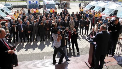 Acil Hizmetlerde Kullanılmak İçin 8 Ambulansın Teslimi Yapıldı