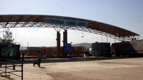 Öncüpınar Sınır Kapısı Suriye'den Gelenlere Güvenlik Gerekçesiyle Kapatıldı