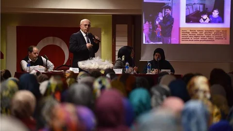 ''Savaşın kadınları'' sorunlarını anlattı