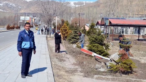 Adilcevaz Belediyesi'nden Temizlik Çalışması