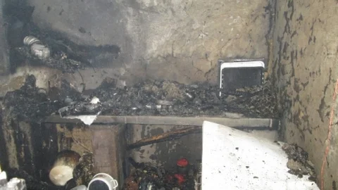 Kundaklanan İki Ev Yanarak Kül Oldu