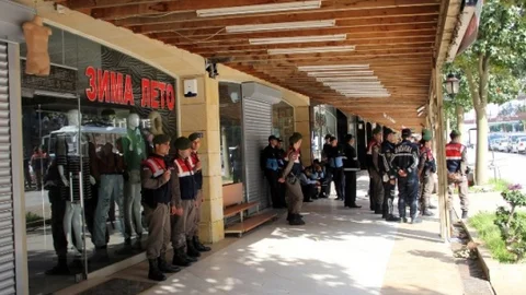 5 Yıldızlı Otel Altında Dükkanlarda Tebligat Gerginliği