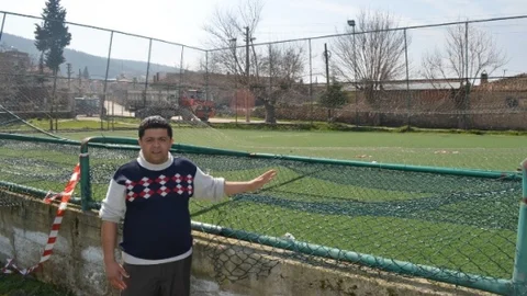Kar Nedeniyle Yıkılan Halı Saha 3 Aydır Onarılmayı Bekliyor