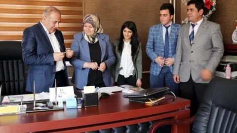 Gürpınar Belediyesi İkinci Kilim Atölyesini Hoşap'ta Açtı