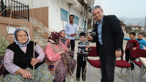 Karşıyaka'da İki Bin Fidan Dağıtıldı