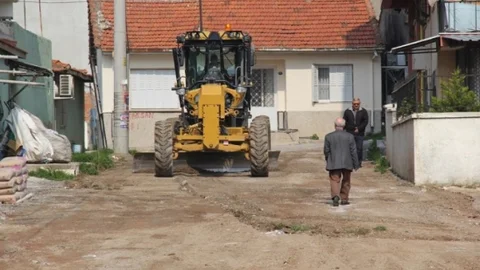 Bucalı Vatandaşlar Toprak Yoldan Kurtuluyor