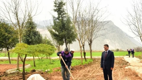 Başkan Çelik'ten Özgecan Aslan Parkı'nda İnceleme