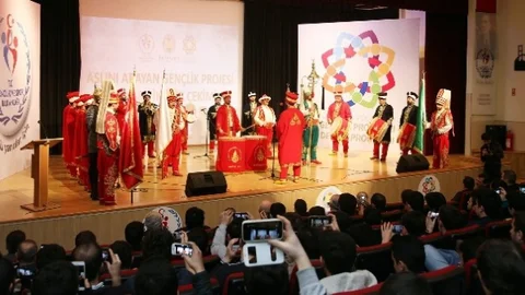 İhlas Vakfı Aslını Arayan Gençlik Projesi'ni Başlattı