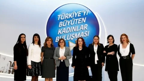 Fatma Şahin Türkiye'yi Büyüten Kadınlar Buluşmasında