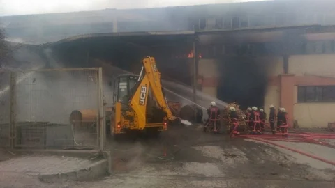 Esenyurt'ta Fabrika Yangını