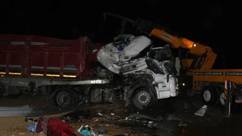 Cihanbeyli'de Zincirleme Kaza 4 Yaralı