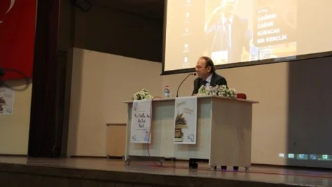 Saü'de “Çağrısı Çağını Kuracak Bir Gençlik” İsimli Konferans Düzenlendi