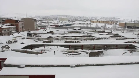 Metrekareye 93 Kilo Kar Yağınca Mer-Pa'nın Çatısı Çöktü