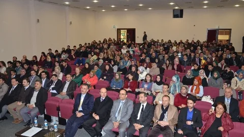 Müftü Ay'dan Üniversitelilere Konferans