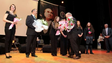 Türkülerde Hanımeli Konseri Büyüledi